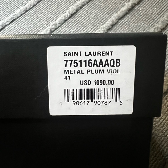 Brand new in box and dust bag. Gorgeous plum colored heels. Were a gift - Picture 5 of 6